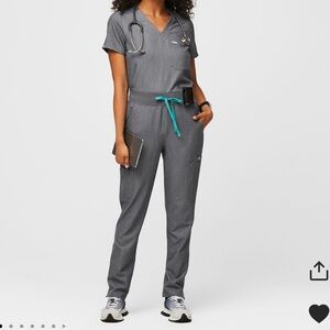 Catarina One-Pocket Scrub Top and High Waisted Yola Skinny Scrub Pant Graphite M